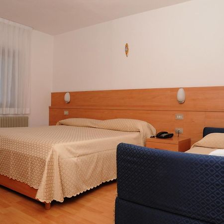 Hotel Cima Tosa Сан-Лоренцо-ин-Банале Экстерьер фото