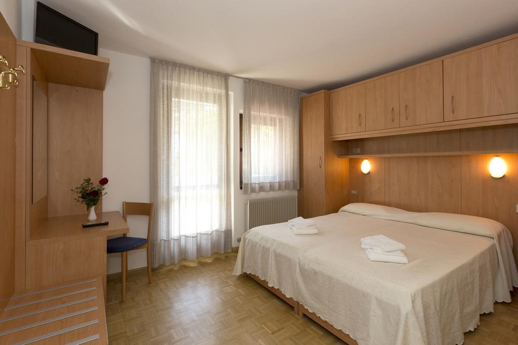 Hotel Cima Tosa Сан-Лоренцо-ин-Банале Экстерьер фото