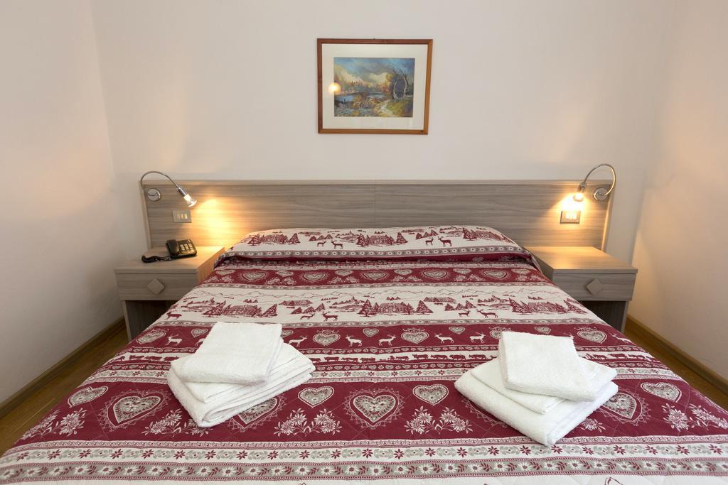 Hotel Cima Tosa Сан-Лоренцо-ин-Банале Экстерьер фото