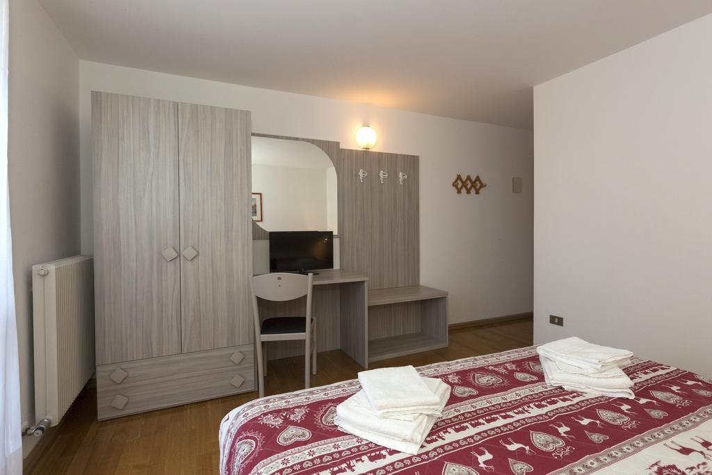 Hotel Cima Tosa Сан-Лоренцо-ин-Банале Экстерьер фото